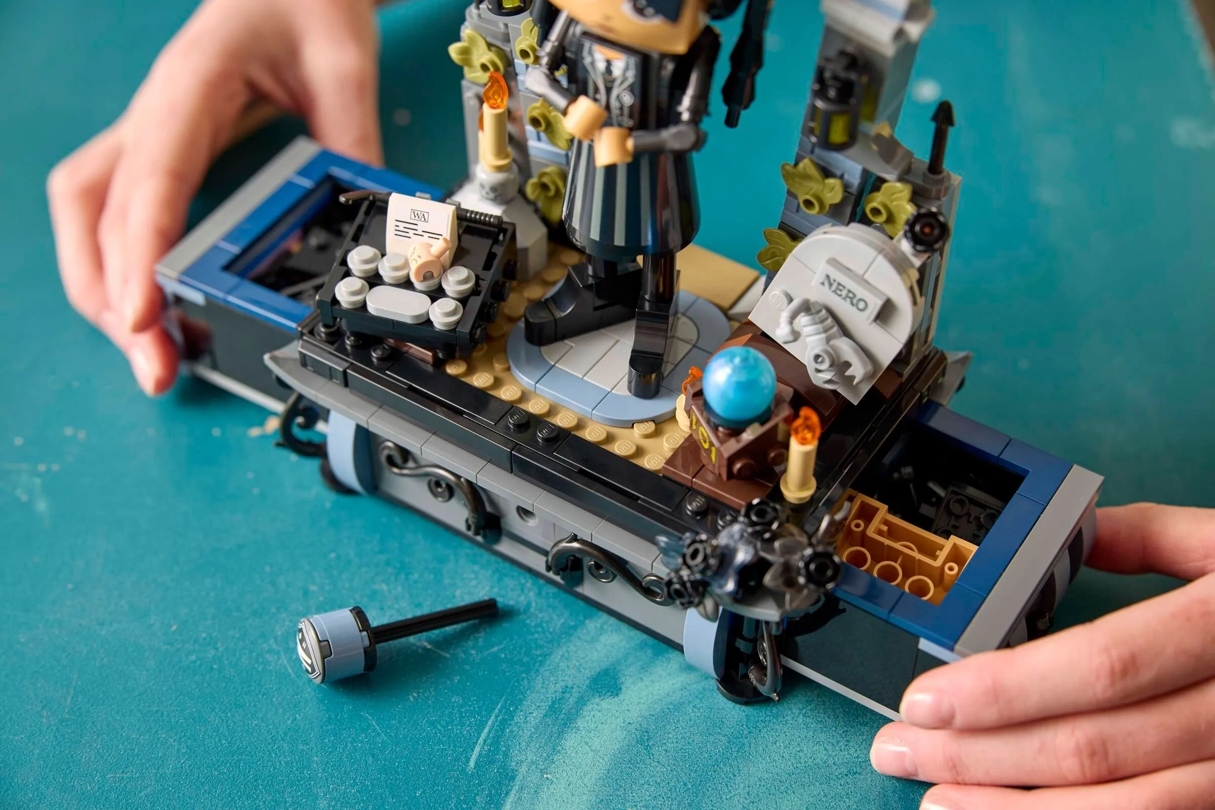 LEGO Wednesday – Wednesday Addams figuur 76780 LEGO Wednesday – Wednesday Addams figuur 76780