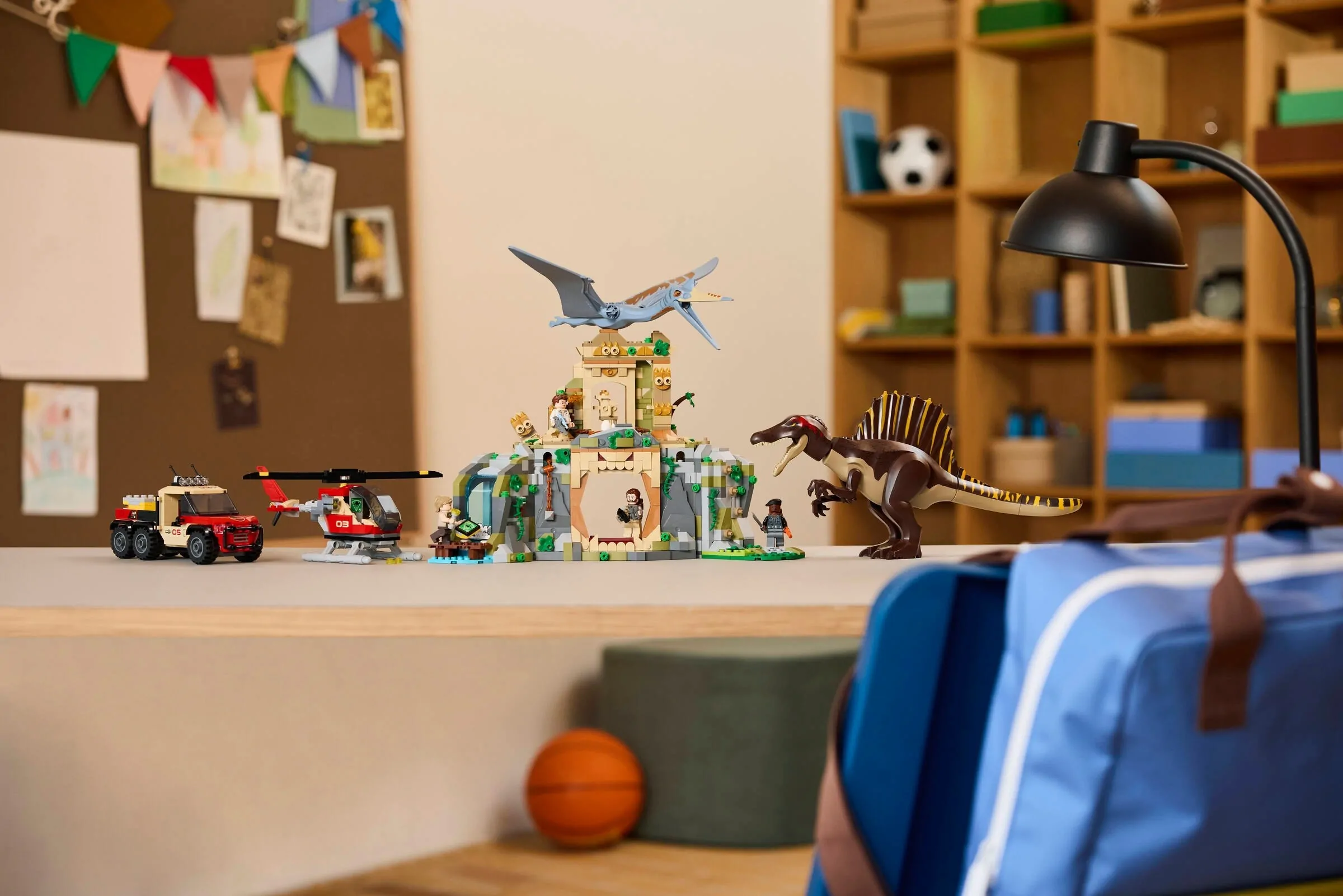 LEGO Jurassic Spinosaurus en Quetzalcoatlus luchtmissie 76976