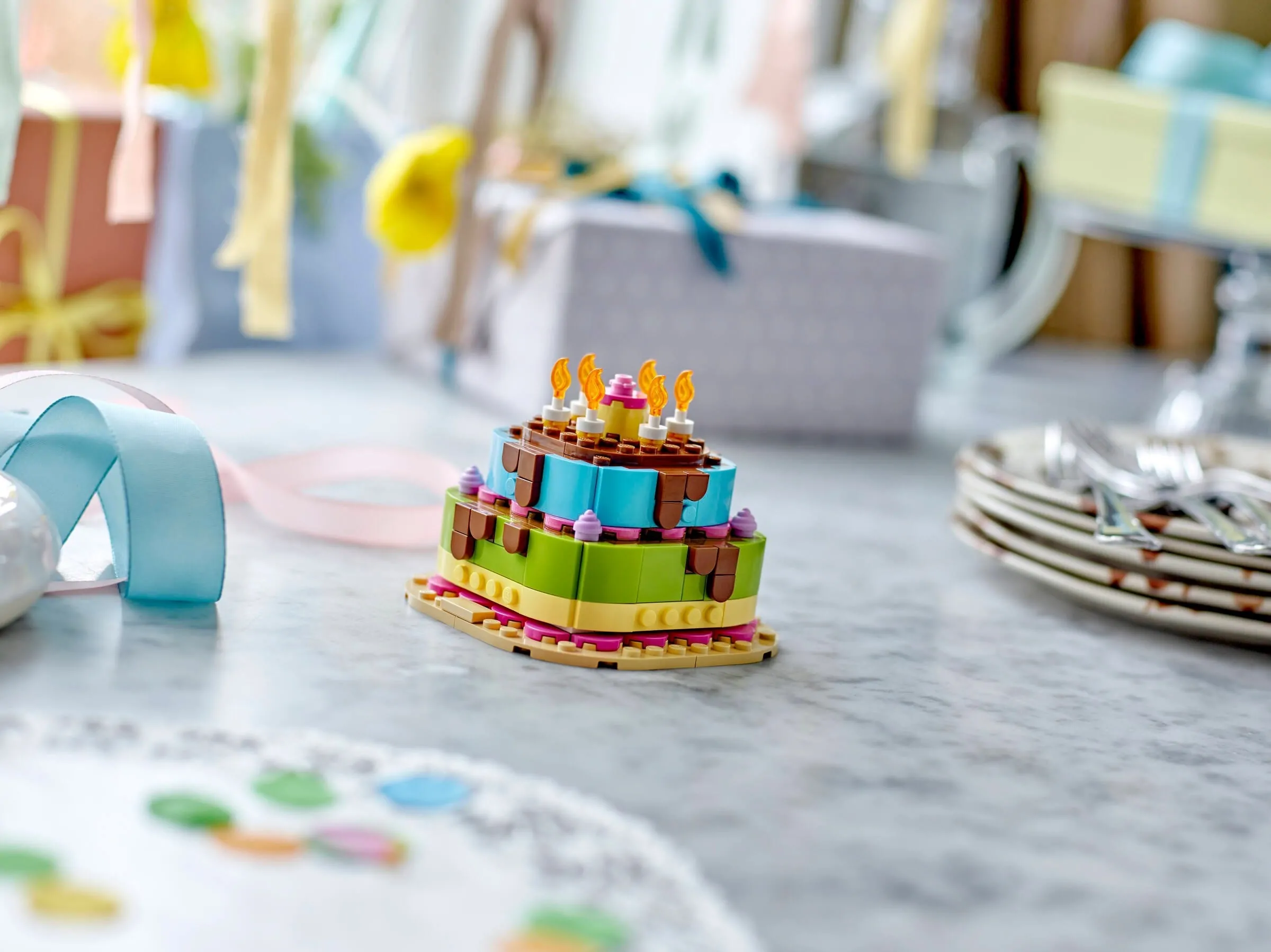 LEGO Seasons & Occasions – Verjaardagstaart 40815 LEGO Seasons & Occasions – Verjaardagstaart 40815